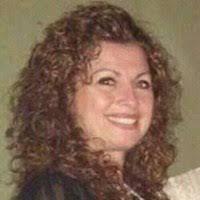 Lisa Santagata's Instagram, Twitter & Facebook