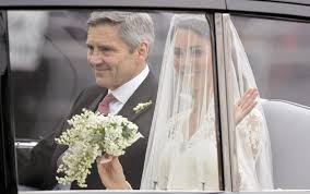 Watch the video to see our first take on a soaker hose system. Kate Middleton S Simple Ivory Bridal Bouquet Diy It On A Budget