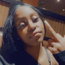 Anna Herring's Instagram, Twitter & Facebook