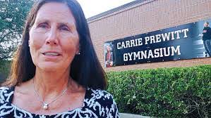 Carrie Prewitt's Instagram, Twitter & Facebook