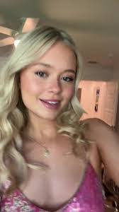 Jeanne Ayer's Instagram, Twitter & Facebook