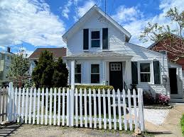 Lobsters, beaches, whale watch cruises, golf, hammond castle, hotels, transport & more, by tom gloucester, massachusetts guide. For Sale 7 5 Shepherd Gloucester Ma 01930 1 Bed 1 Full Bath 349 000 Mls 72832926