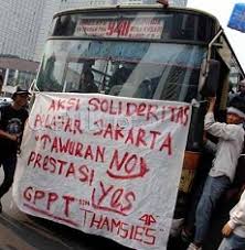 Arti kata 'tawuran' di kbbi adalah tawur. Komnas Pa 147 Tawuran Pelajar Pecah Selama 2012 82 Anak Tewas