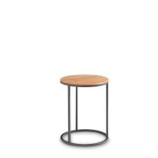 Einfach und doch designorientiert, individuell und gemütlich präsentiert sich das wohnzimmermöbel. Gradel Massivholzmobel Beistelltisch Nico 1 Wohndesigner Berlin De