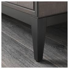 Doté de 4 tiroirs et de 4 portes vitrées avec 2 étagères intérieures fixes, ce grand buffet vous offre de nombreux rangements. Regissor Cabinet Brown 461 2x431 4 118x110 Cm Ikea Glass Cabinet Doors Glass Door Ikea