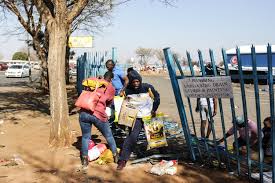 Violence and looting continued in parts of gauteng and kzn, despite president ramaphosa warning that those behind the violent protests and anarchy would be arrested bank atms were also targetted by looters of kwamashu shopping centre. Oamvhsybwborpm