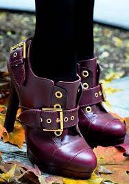 In questo tutorial ti mostro come disegnare scarpe da donna con tacchi alti disegnate ptima a matita e poi con marker qui trovi il nostro blog. Pin Di Carmen Su Boots Shoes High Heels Scarpe Carine Scarpe Stivali
