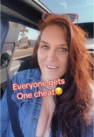 Cari Ross's Instagram, Twitter & Facebook