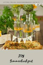 Sommerliche Tischdekoration Mit Krautern Sommerhochzeit Diy Tischdekoration Dekoration Und Tisch