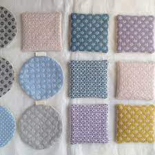 刺し子のコースター四角 完成しました 丸コースターと一緒に 四角コースターは中に薄いキルト芯を挟んでいて 少しだけふっくらしてます 刺し子 sashiko stiching handstitched コースター キッチン sashiko embroidery pot holders