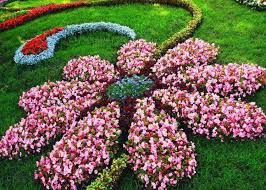 35 Best Flower Bed Ideas Beautiful Flower Garden Designs 2020 Guide In 2020 Flower Garden Design Beautiful Flowers Garden Garden Art