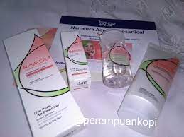 Paling tidak, jangan skip perawatan yang basic, yaitu membersihkan, melembabkan, dan melindungi. Review Nameera Aquatic Botanical Skin Care Tepat Bikin Wajah Glowing Perempuan Kopi