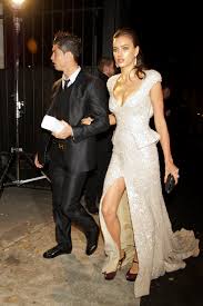 Irina shayk was born on january 6, 1986 in yemanzhelinsk, russia. Cristiano Ronaldo Le Fue Infiel A Irina Shayk Vix