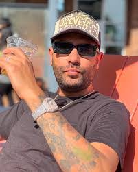 Joel Gaston's Instagram, Twitter & Facebook