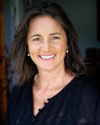 Nikki Wyatt's Instagram, Twitter & Facebook