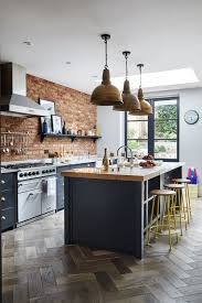 La composition avec canal soudé au plan de travail en inox doit, de préférence, être installée contre des murs parfaitement d'aplomb pour éviter de mettre en évidence les défauts. 10 Exemples De Murs De Briques Interieurs Inspiration Renovation