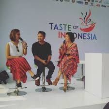 Di Tasteofindonesia Hari Ke 2 12 8 Ada Dua Talkshow Seru Yang Mendatangkan Narasumber Ahli Di Bidangnya Talkshow Tentang Food Styling D In 2020 Fashion Style 80s