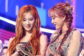 Viimeisimmät twiitit käyttäjältä sanaenglishofficial (@sanaenofficial). Watch Twice S Jihyo Shares Adorable Video Of Herself Excitedly Reuniting With Sana After Her 14 Day Quarantine Soompi