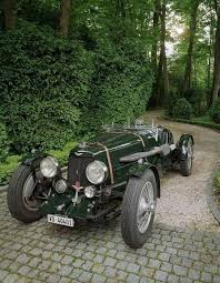 An Aston Martin 1 5 Litre In Green Less Attractive I Fear Astonmartinclassiccars Aston Martin Classic Cars Classic Cars Vintage