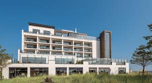 Das bayside hotel in scharbeutz ist eine der adressen, wenn es um einen gehobenen hotelurlaub geht, bei dem man auf keinerlei annehmlichkeiten verzichten muss, da es sich sowohl auf den. Bayside Scharbeutz Deutschland Preise 2020 Agoda
