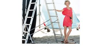 C'est sur la relation entre le photographe et ces deux dernières spécifiquement que ce documentaire réalisé par. Escada Spring Summer 2010 Ad Campaign Art8amby S Blog