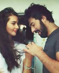 Pin De Roukaya Mohamed En Omer Ve Elif Engin Tuba Kara Para Ask Series Y Novelas Amor De Contrabando