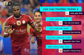 Bước vào hiệp hai, khi các đồng đội chờ vào sân, anh ra dấu không thể tiếp tục thi đấu, buộc hlv park phải đưa công phượng vào thay thế. VÄƒn Toan Gianh Giáº£i Cáº§u Thá»§ Xuáº¥t Sáº¯c Nháº¥t Thang 5 Vtv Vn