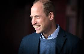 El Príncipe William rompe el protocolo por un abrazo