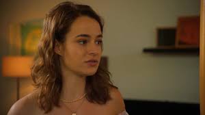 Skrito v raju (24. del): Mark in Mia se takoj ujameta