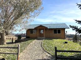 A fisherman's paradise sits 50′ from and 50′ above the river. Craig Montana Lodging Missouri River Trout House