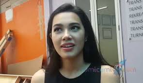 Aktor dan produser hans isaac mengakui hubungannya dengan pelakon neelofa adalah serius tetapi mengambil pe. Ini Rahasia Pacaran Awet Randy Pangalila Dan Michella Putri