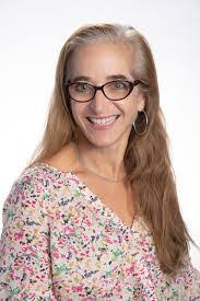 Ellen Mohr's Instagram, Twitter & Facebook