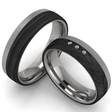 Verlobungsring Besonders Engagementring Carbon Trauringe Titan Neue Brillanz Aus Unserer Designschmiede Liebes Brau Eheringe Manner Trauringe Ring Verlobung
