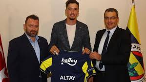 Altay bayındır, sinan gümüş, henry onyekuru ve ndiaye'nin gollerine engel olamamıştı. Fenerbahce Ankaragucu Den Altay Bayindir I Kadrosuna Katti