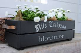Ikea Hack Blumenkiste Fur Den Balkon In 2020 Blumenkiste Kiste Ikea
