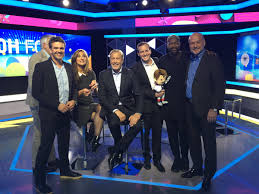 Mais sa passion démesurée pour le bonus : Retrouvez Moi Des Ce Soir Dans Le 20h Foot D 039 Itele Avec Pascal Praud Pendant Tout L 039 Euro Djibril Cisse Scoopnest