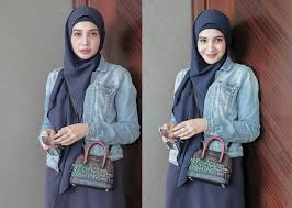 Setelah kabar kehamilan zaskia sungkar viral dan banyak mengundang simpati para pengguna sosial media. Gara Gara Foto Ini Zaskia Sungkar Diisukan Hamil Okezone Celebrity