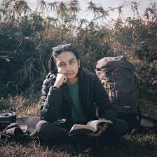 Akan tetapi, kalimat ini disusun agar semakin kompleks dan tidak membosankan. Fiersa Besari Garis Terdepan Lyrics Genius Lyrics