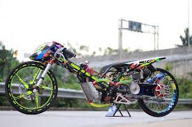 Koleksi foto modifikasi motor supra x lama terlengkap modispik motor via modispik.blogspot.com. Tampang Bengis Yamaha Mio Soul Mental Ke Event Kontes Modif Capek Main Liaran Motorplus