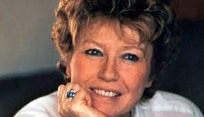 Grazie all'abilità di dacia maraini di tracciare il carattere di enrica, mi sono trovata a provare empatia e. Dacia Maraini Biografia E Analisi Delle Opere Principali Della Scrittrice