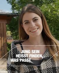 Mit unterschiedlichen Träumen, Wünschen und Plänen die richtigen  Entscheidungen fürs eigene Leben zu treffen, kann ganz schön herausfordernd  sein. Moniques Leidenschaft gilt deshalb maßgeschneiderten ...