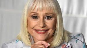 Tras una enfermedad que llevaba tiempo atacando su cuerpo y de la que no ha dado más detalles, y la ha descrito como una mujer fuera de lo común pero dotada de una simplicidad sorprendente que no tuvo hijos pero decía siempre que tenía miles de ellos. Io6aconwi4gxdm