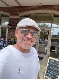 Happy Sunday Foodie Fam 💪❤️👊 Super start to my Sunday!! Thanks Sunny  street cafe Dublin the Avocado Benedict was full of flavor and really hit  the spot. I stole most of Vegas