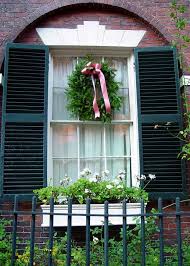 There are a variety of unique window decoration ideas you'll want to know to improve a room's aesthetics, increase privacy or energy efficiency, or bring in natural light. Diy Christmas Window Decorations