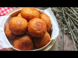 185 gr pisang 50 gr tepung 30 gr tepung beras pinch of salt 20 gr gula 1/4 baking soda hai semua, hari ini aku akan bagikan resep cekodok pisang. Resepi Cekodok Pisang Bulat Pawtaste Com