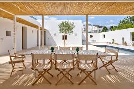 Complete car interiors, trunk mat, Ten Inspiring Outdoor Dining Spaces For Spring