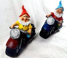 Gartenzwerg Motorrad Biker 2er Set Bunt Keramik 2 Kult Zwerge Zu Einem Preis Gartenzwerge Figur Garten Ideen Gestaltung Gart Gartenzwerg Dekoration Deko