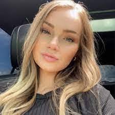 Alisa Rene's Instagram, Twitter & Facebook