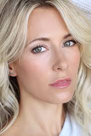 Leanne Wilson's Instagram, Twitter & Facebook