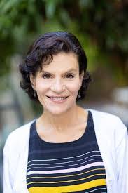 Meredith Connor's Instagram, Twitter & Facebook